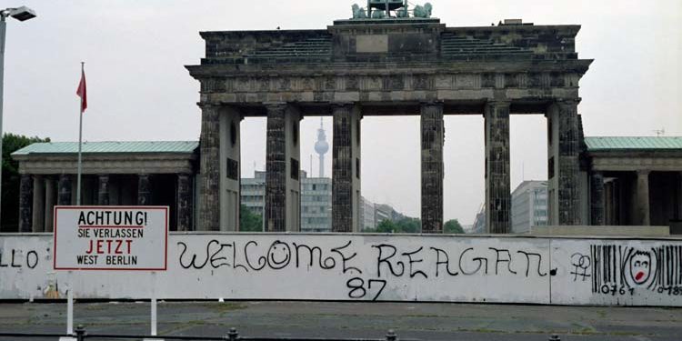 DW: Το Τείχος του Βερολίνου και η Στάζι